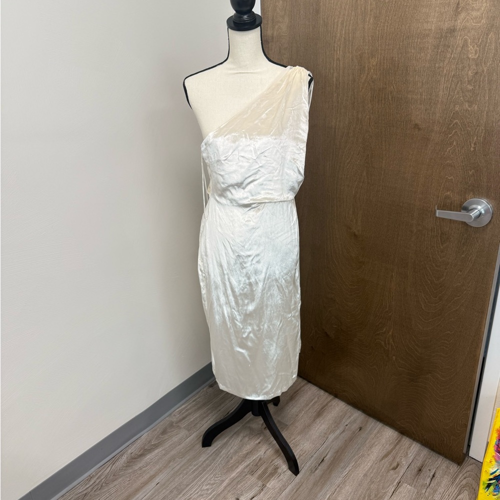 NWT Elegant One-Shoulder white velvet Reiss Dress